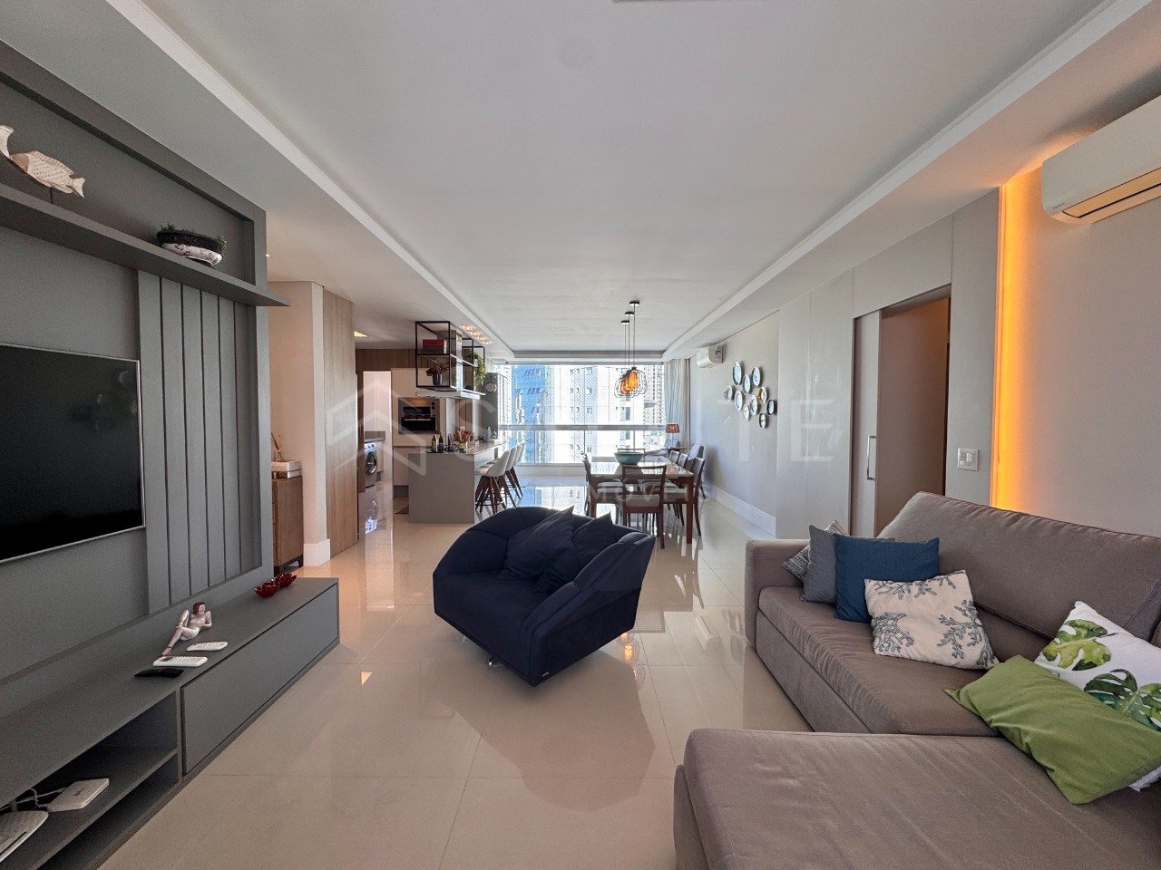 Apartamento à venda 3 suítes na Barra Sul