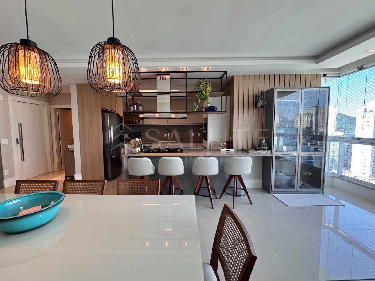 Apartamento à venda 3 suítes na Barra Sul