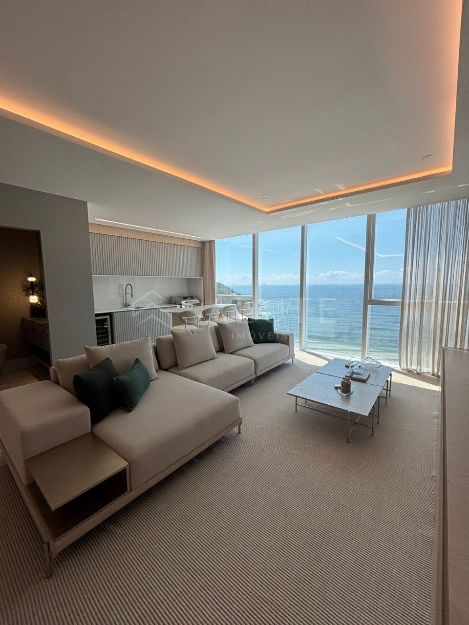 Apartamento à venda 4 suítes na Barra Norte