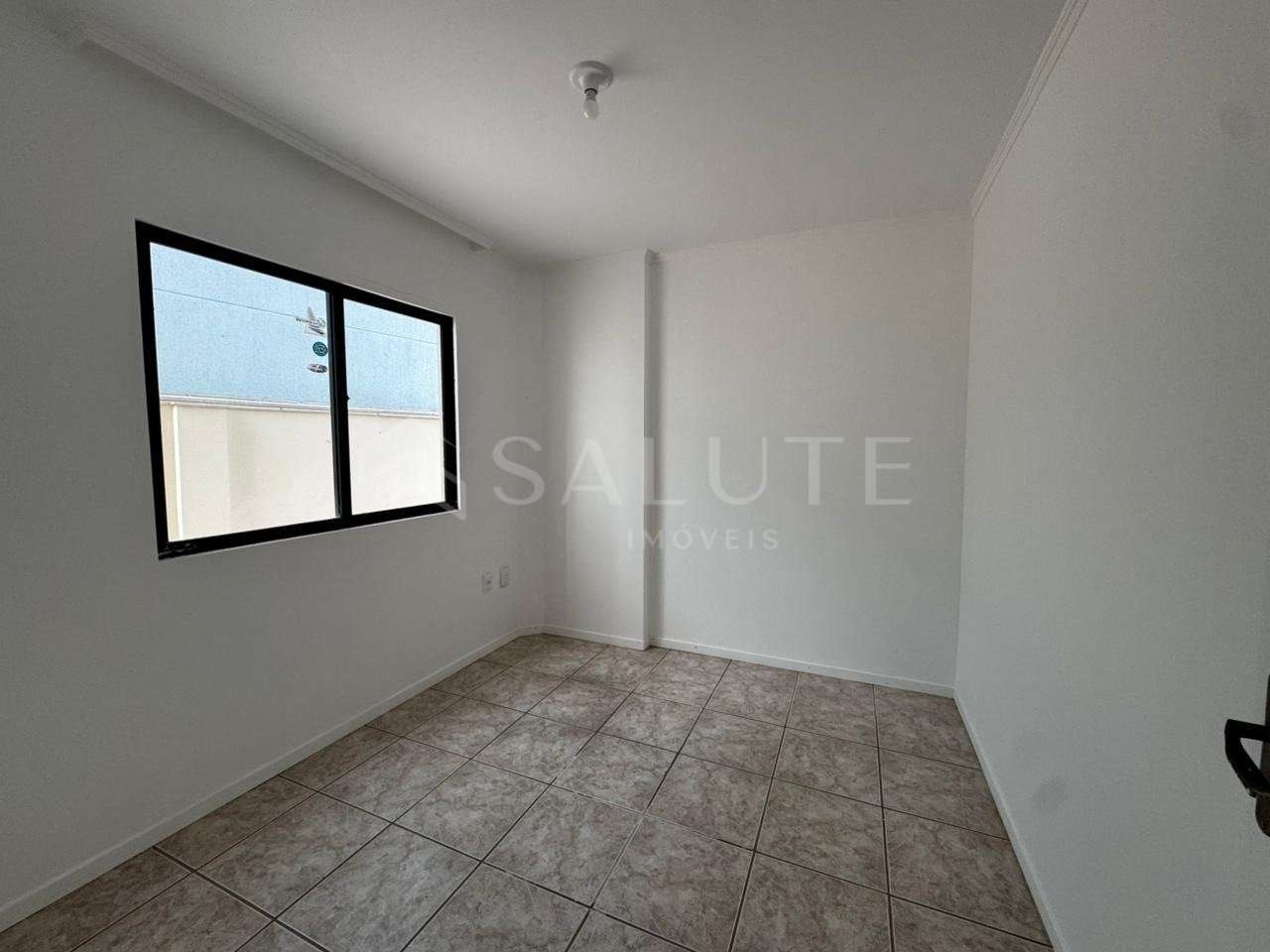 Apartamento locação anual 3 dormitórios no Centro