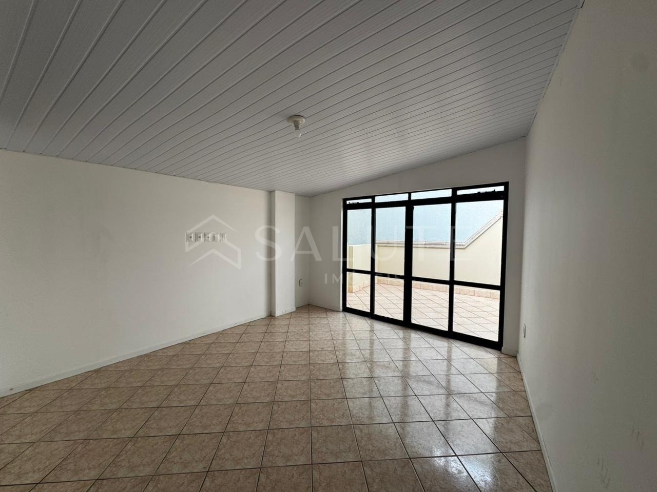 Apartamento locação anual 3 dormitórios no Centro