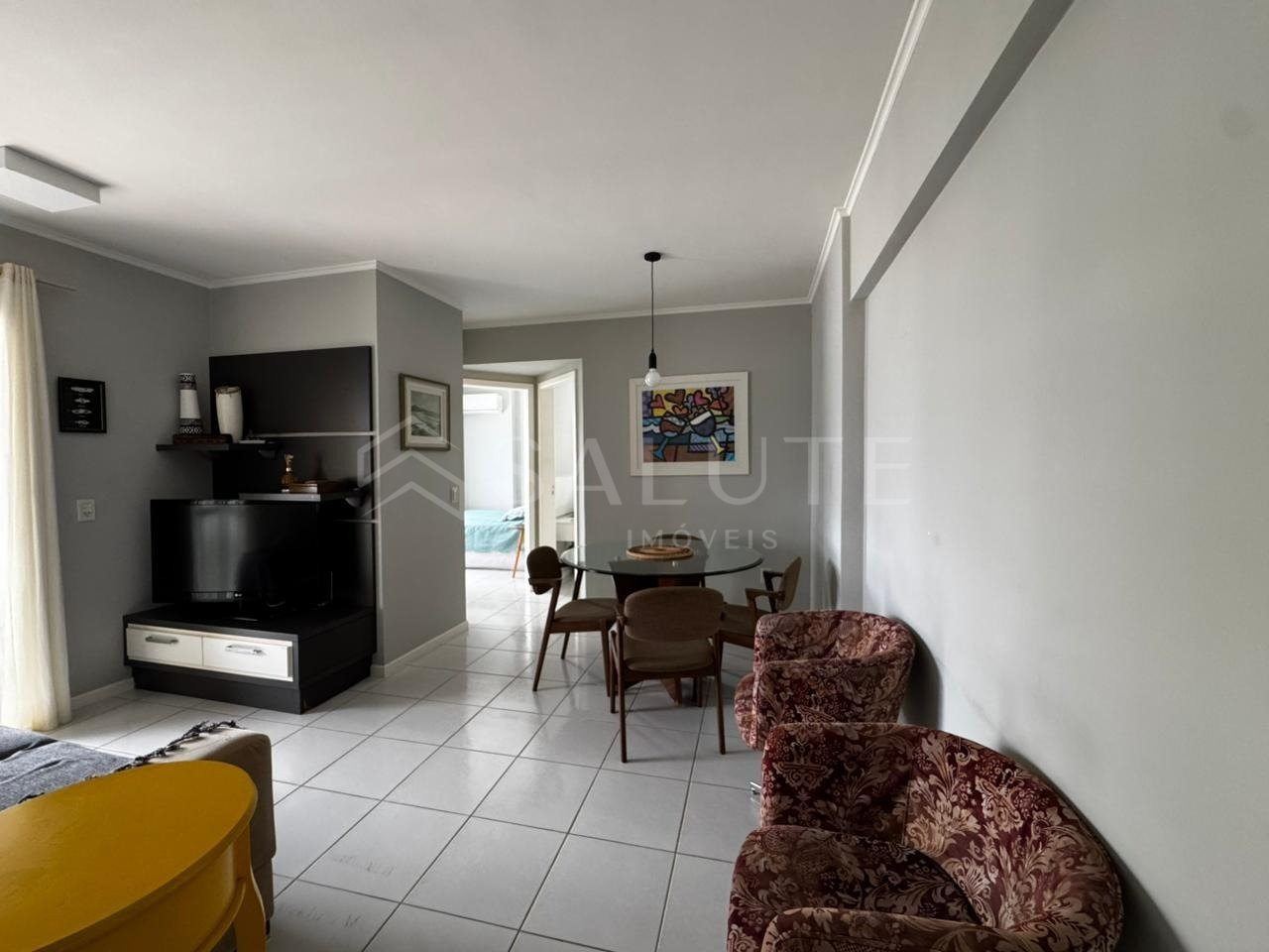 Apartamento à venda 2 dormitórios Barra Sul.