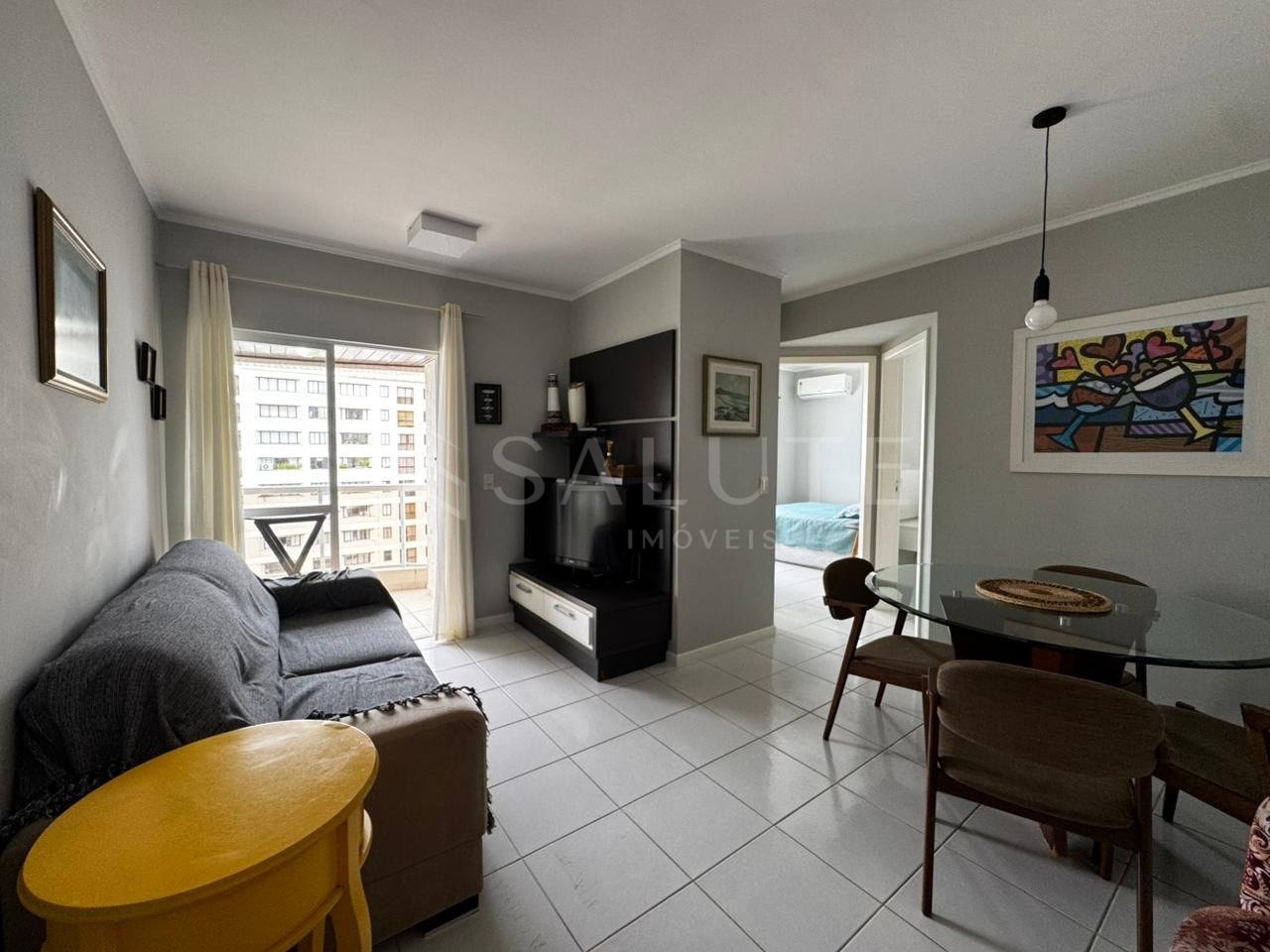 Apartamento à venda 2 dormitórios Barra Sul.