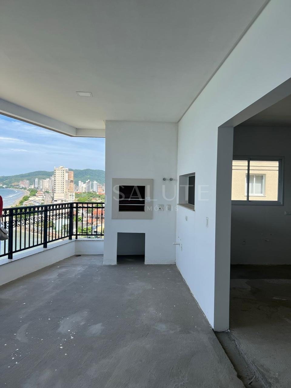 Apartamento à venda 4 Suítes no Centro.