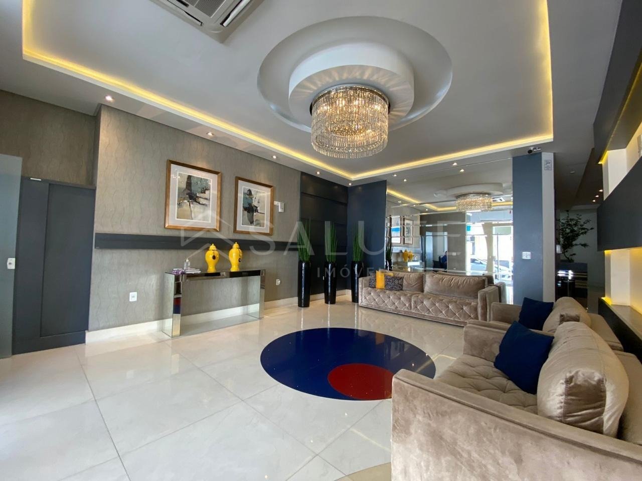 Apartamento à venda 4 suítes Meia Praia