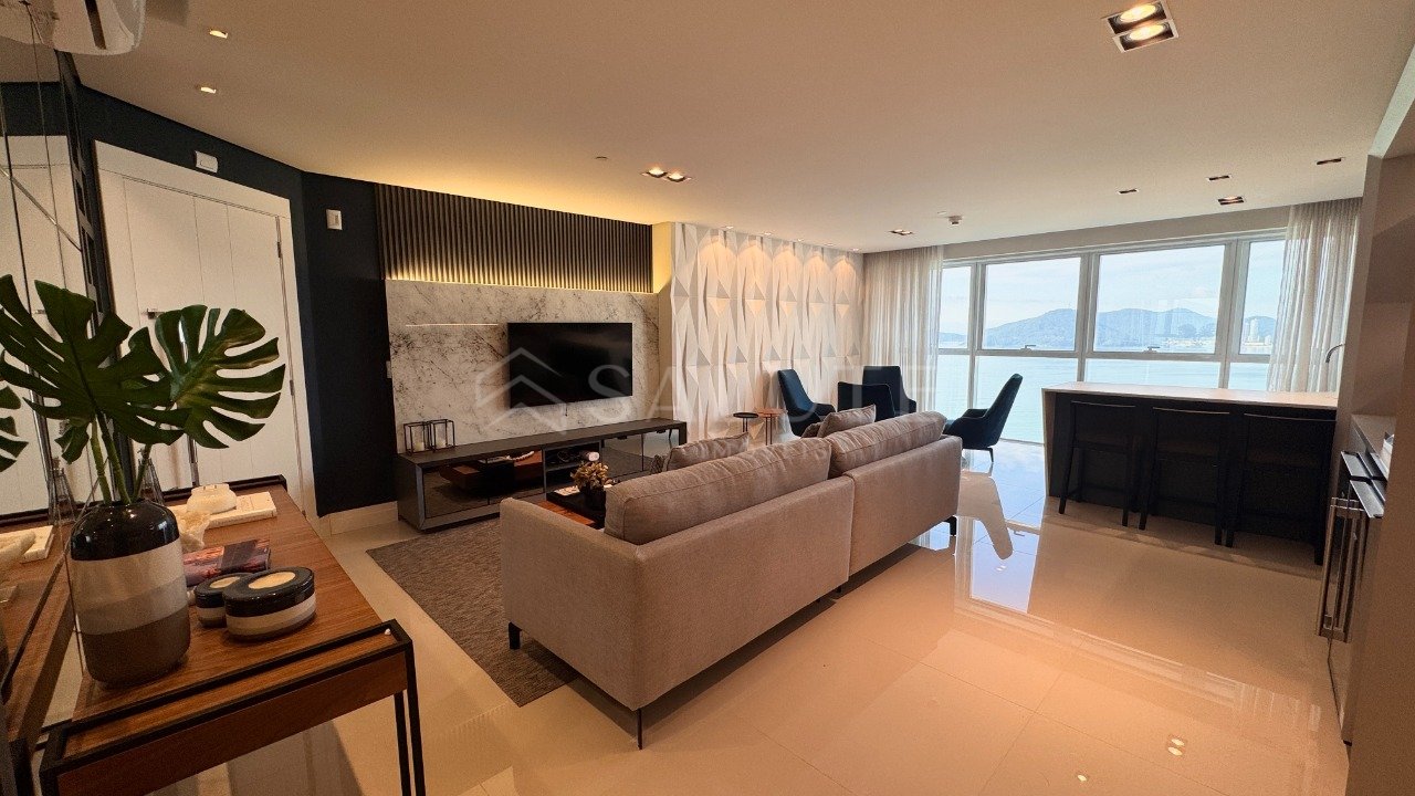 Apartamento à venda 3 suítes Pioneiros