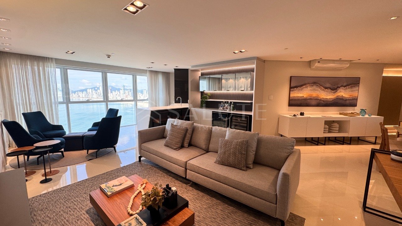 Apartamento aluguel anual 3 suítes Pioneiros