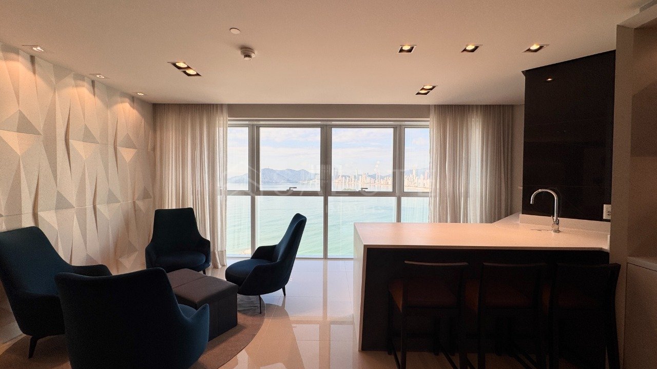 Apartamento aluguel anual 3 suítes Pioneiros