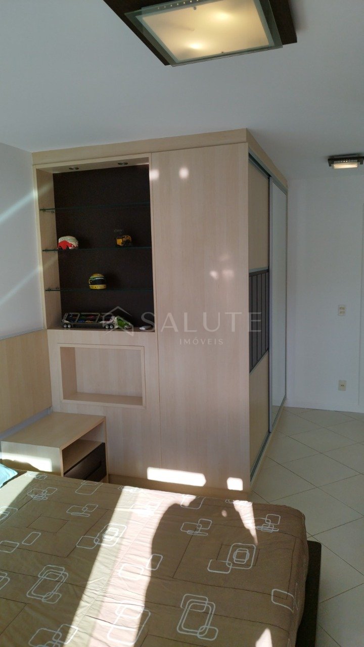 Casa locação anual com 3 dormitórios no Centro