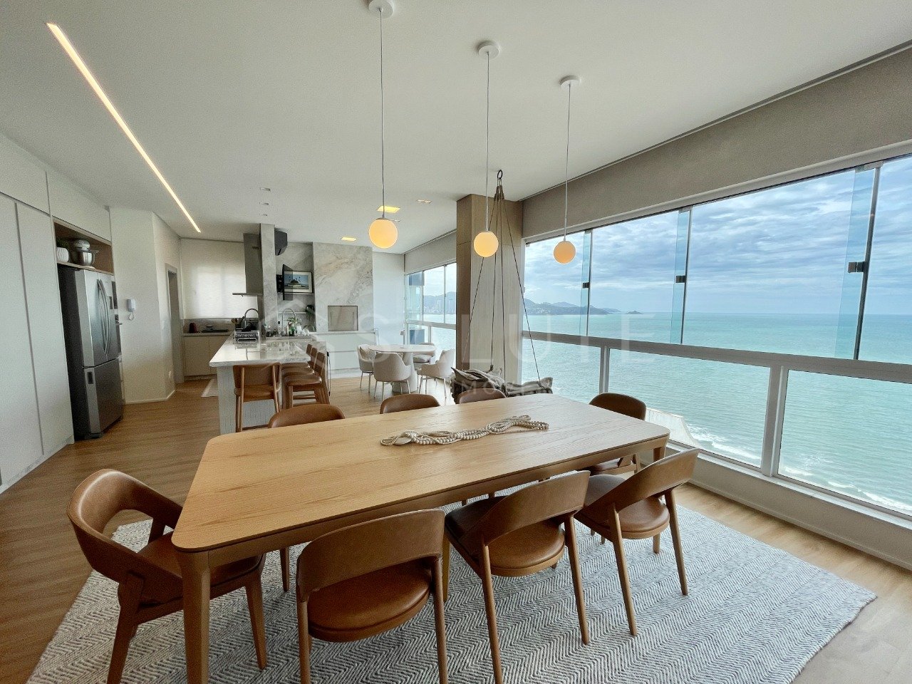 Apartamento à venda 4 dormitórios em Itapema