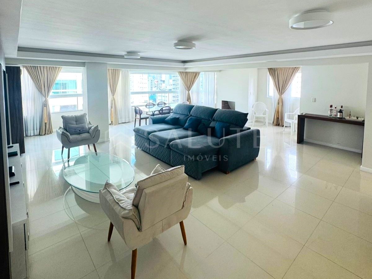Apartamento locação anual 4 dormitórios no Centro