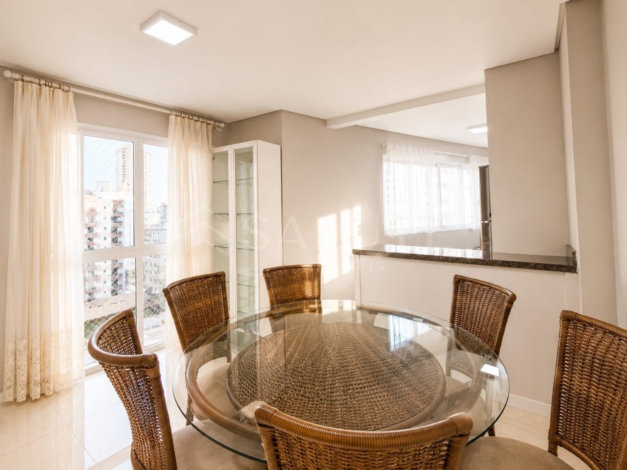 Apartamento a venda com 3 dormitórios no Centro