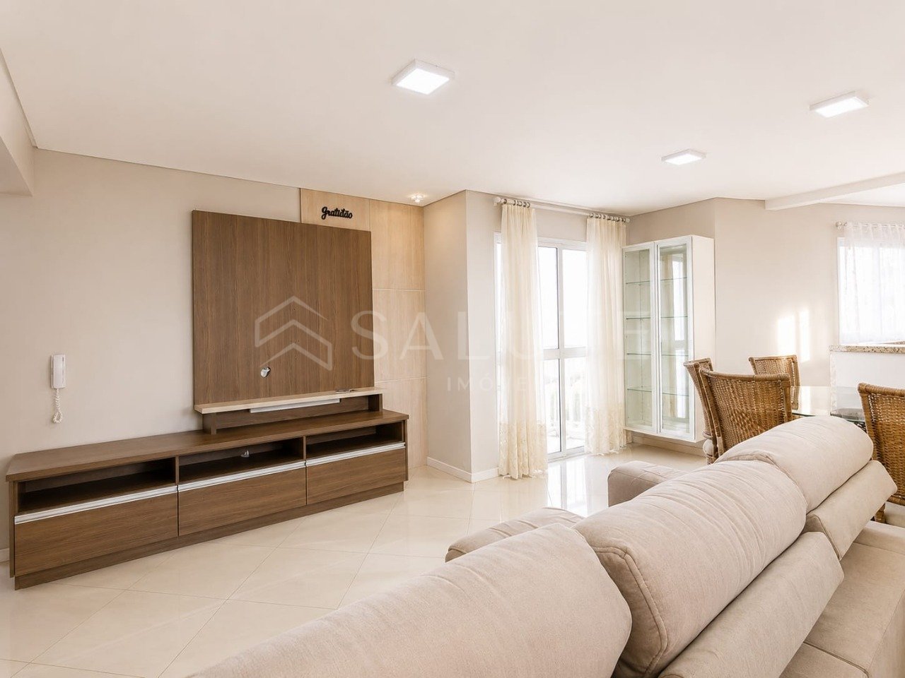 Apartamento a venda com 3 dormitórios no Centro