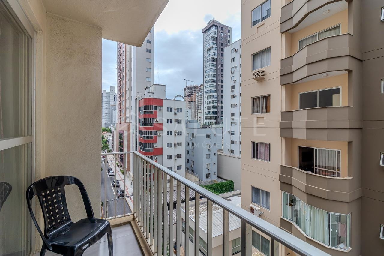Apartamento locação anual 4 dorm. no Centro