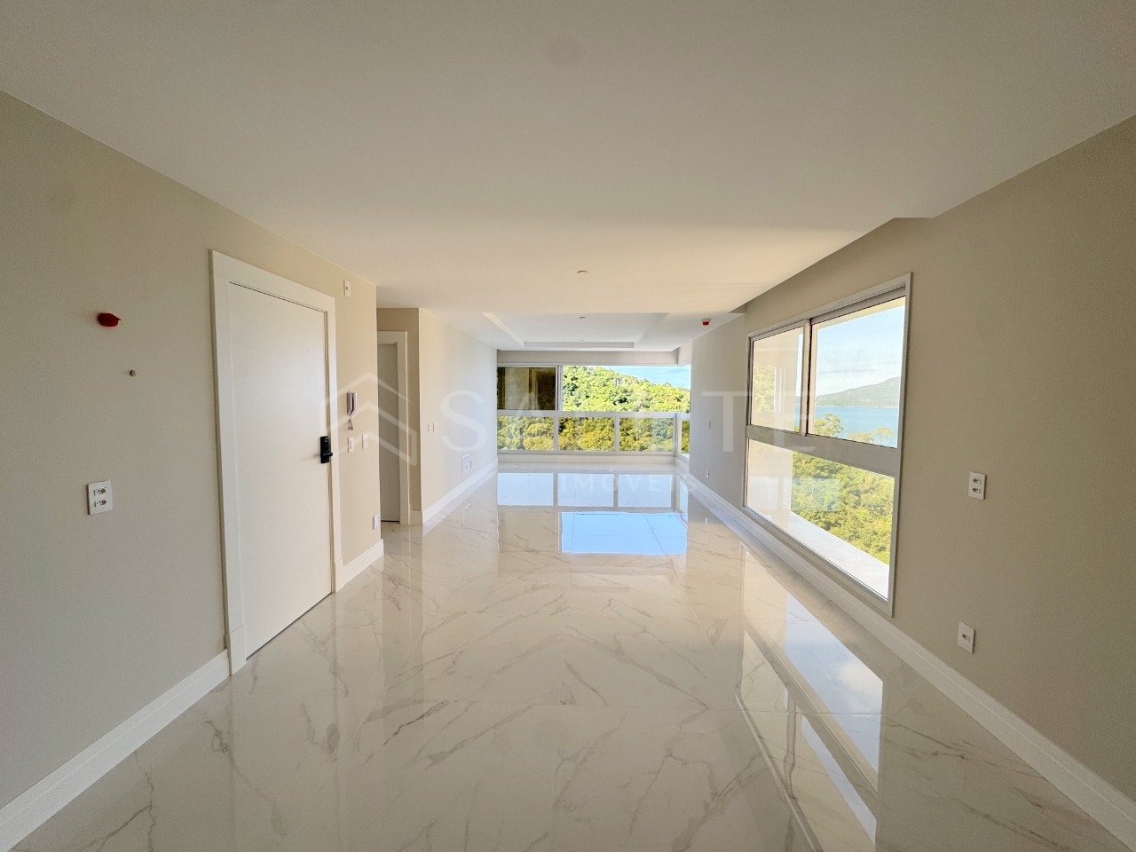 Apartamento à venda 4 suítes Barra Norte