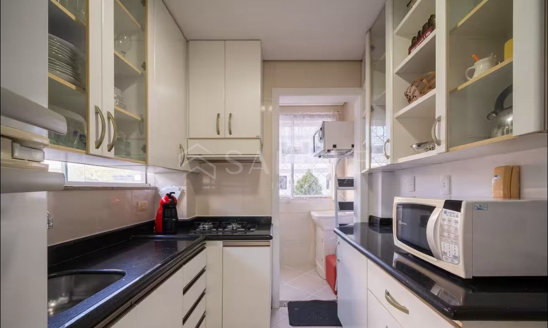 Apartamento locação anual 3 dorm. na Barra Sul