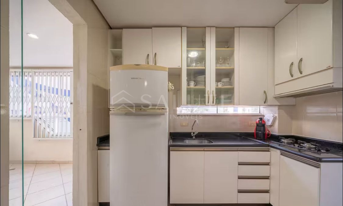 Apartamento locação anual 3 dorm. na Barra Sul