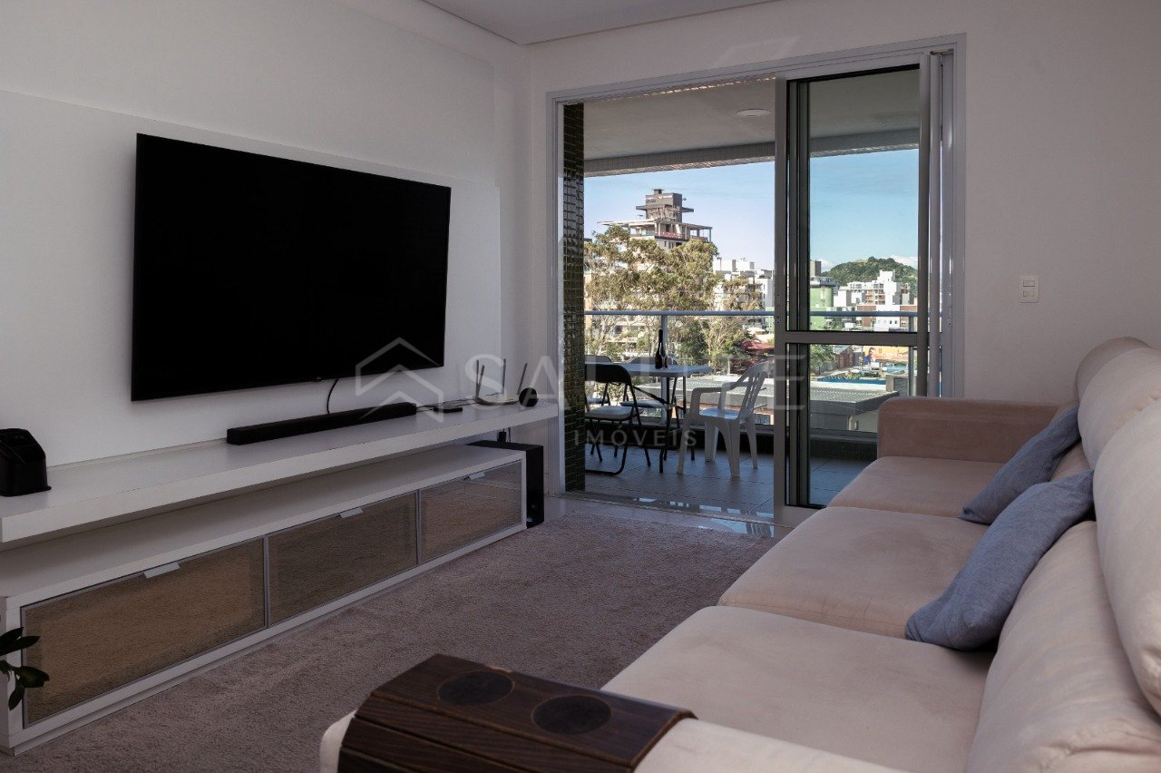 Apartamento locação anual 3 suítes Praia Brava