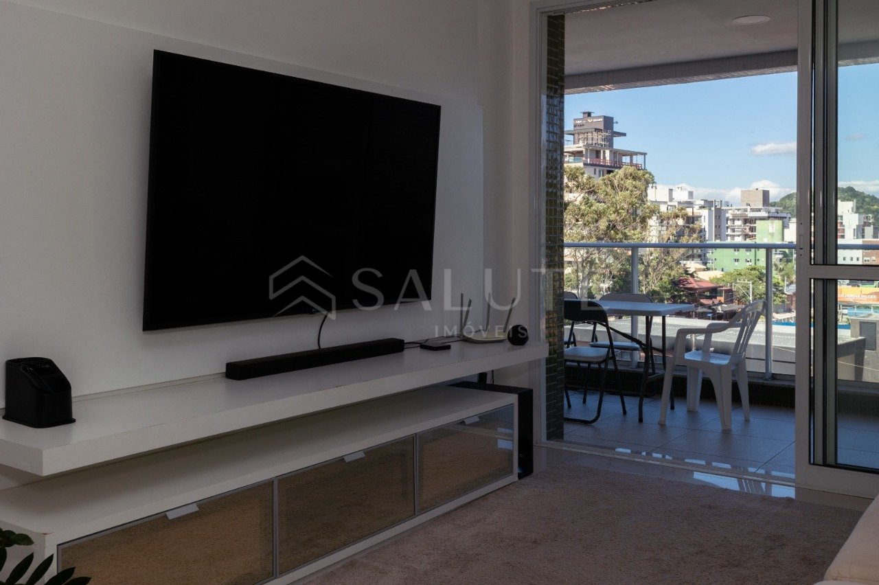 Apartamento locação anual 3 suítes Praia Brava