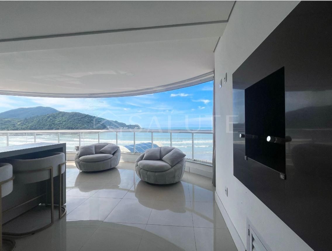 Apartamento à venda 3 suítes em Navegantes.