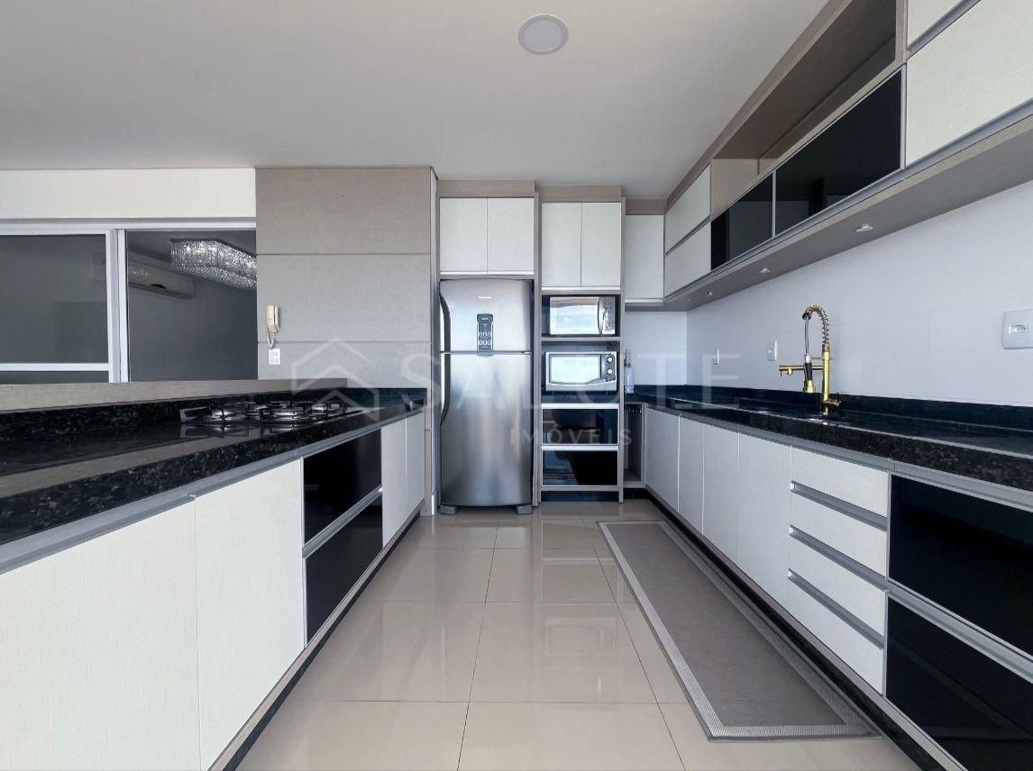 Apartamento à venda 3 suítes em Navegantes.