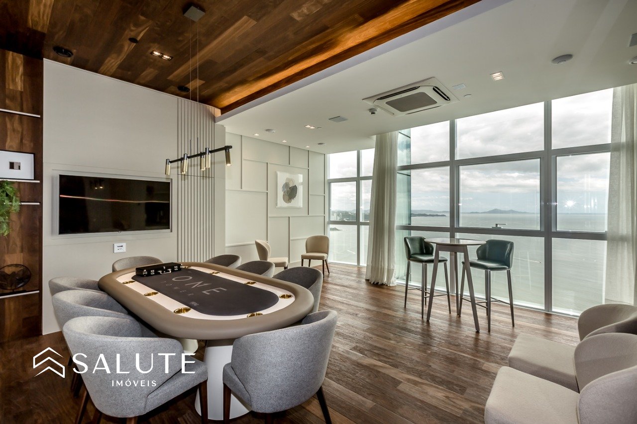 Apartamento á venda 4 suítes na Barra Sul