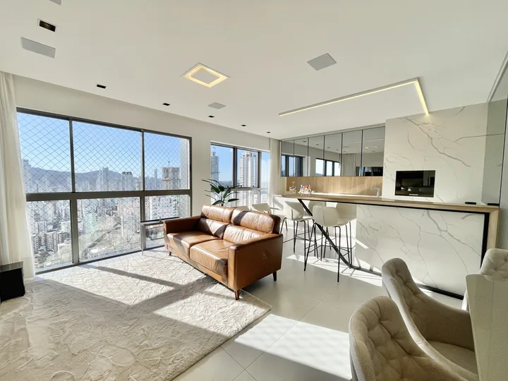 Apartamento à venda 4 suítes em Centro