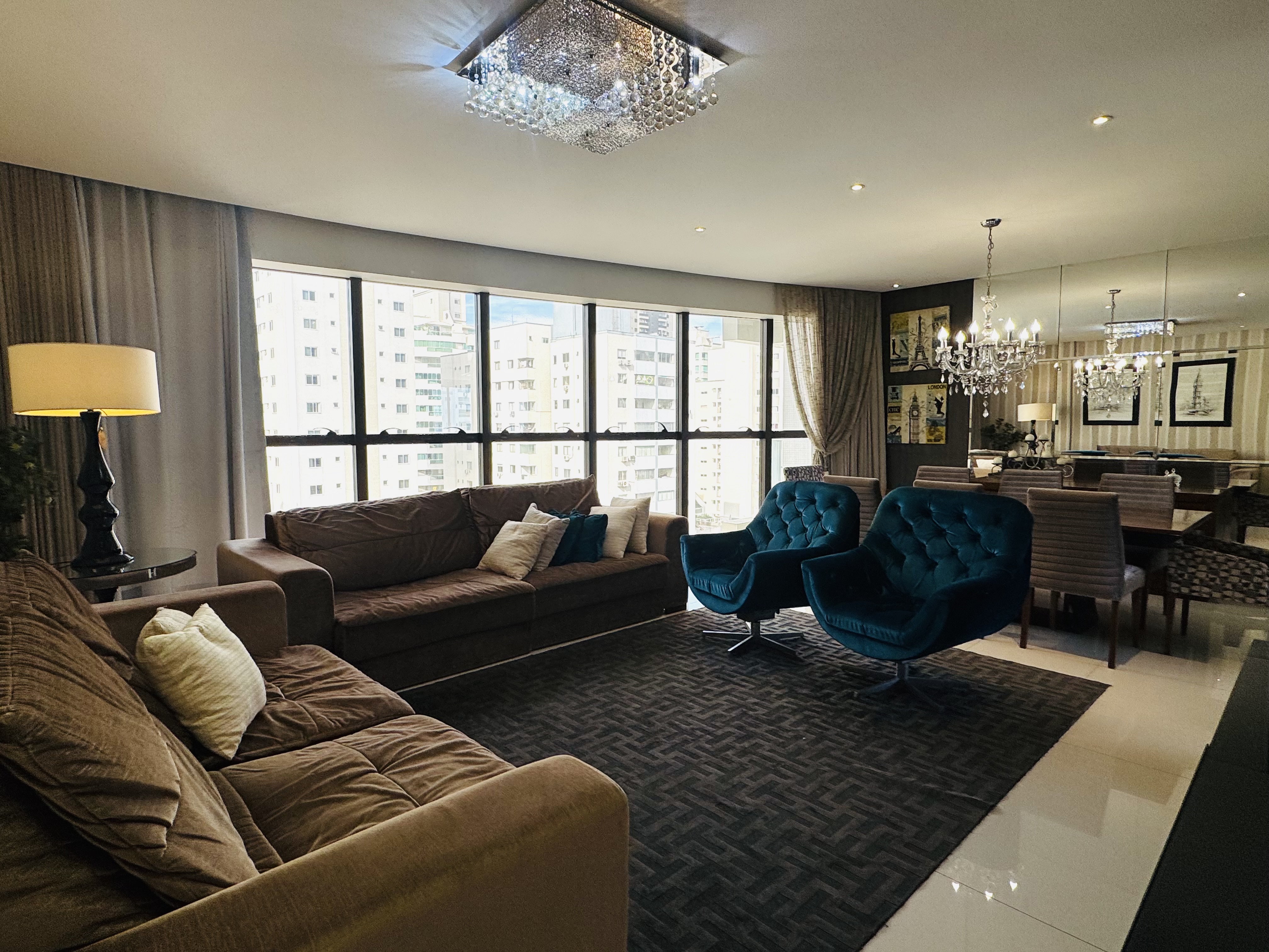 Apartamento aluguel anual 3 suítes no Centro