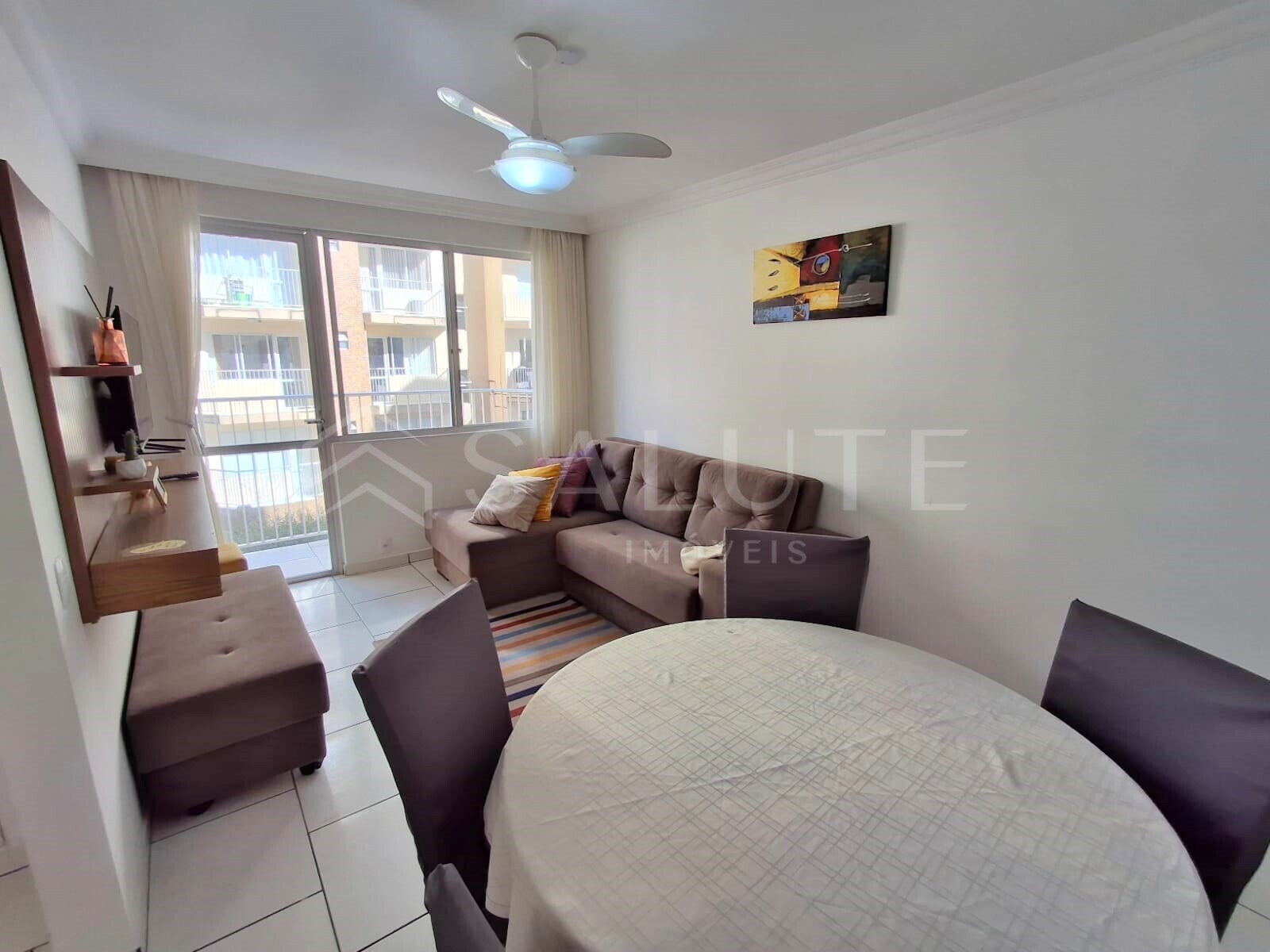 Apartamento aluguel anual 2 dormitórios no Centro