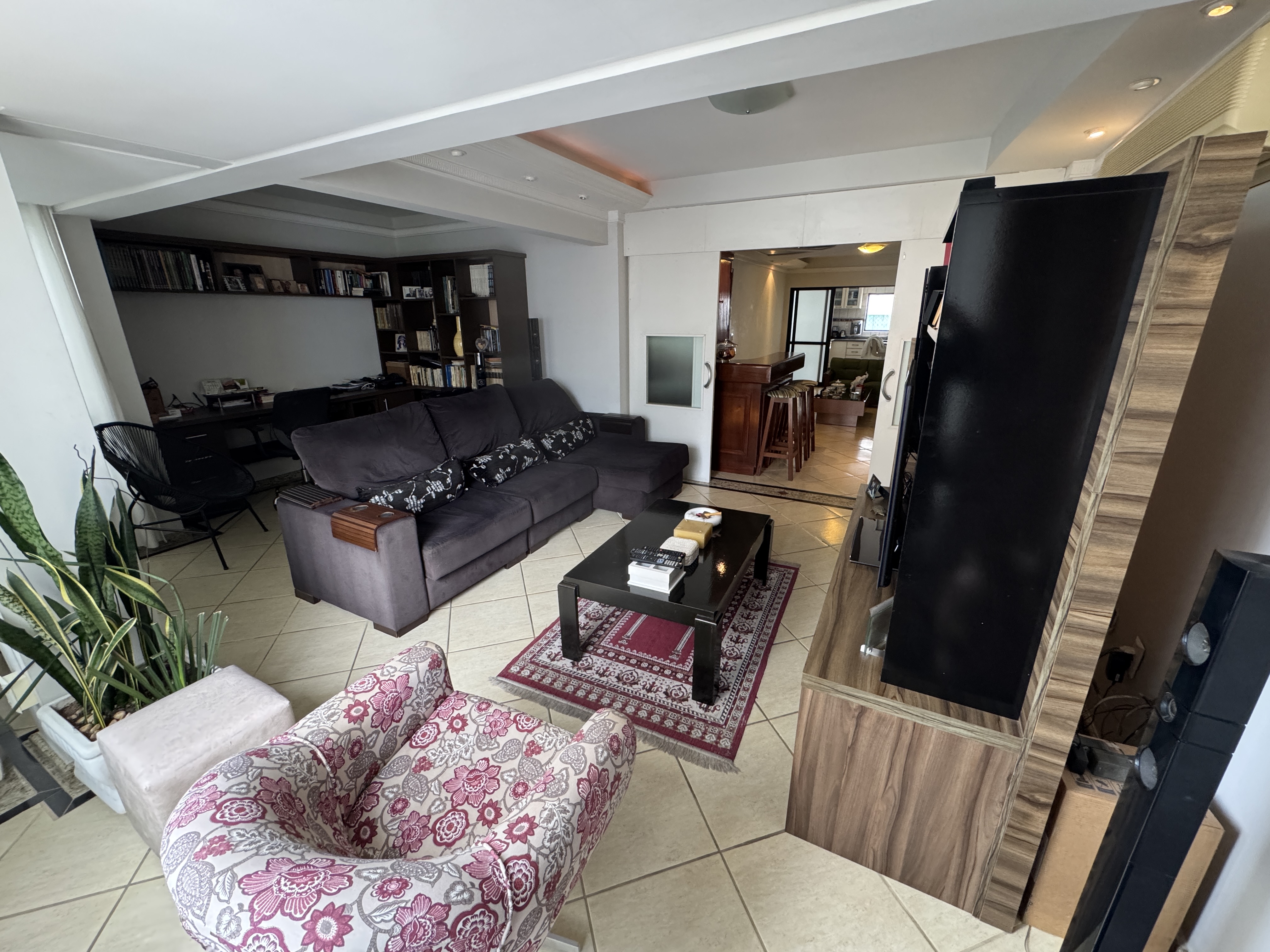 Apartamento à venda 3 dormitórios na Barra sul