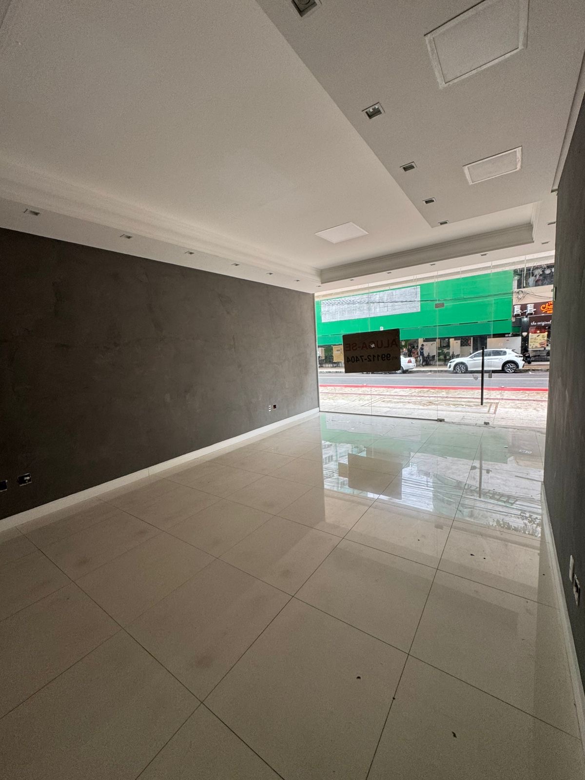 Sala Comercial aluguel anual no Centro