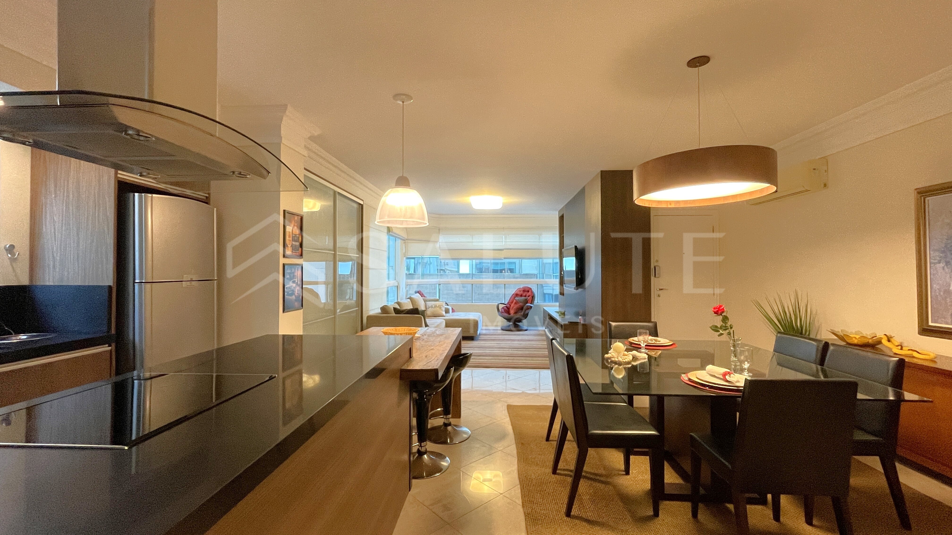 Apartamento á venda com 3 dormitórios Barra Sul.