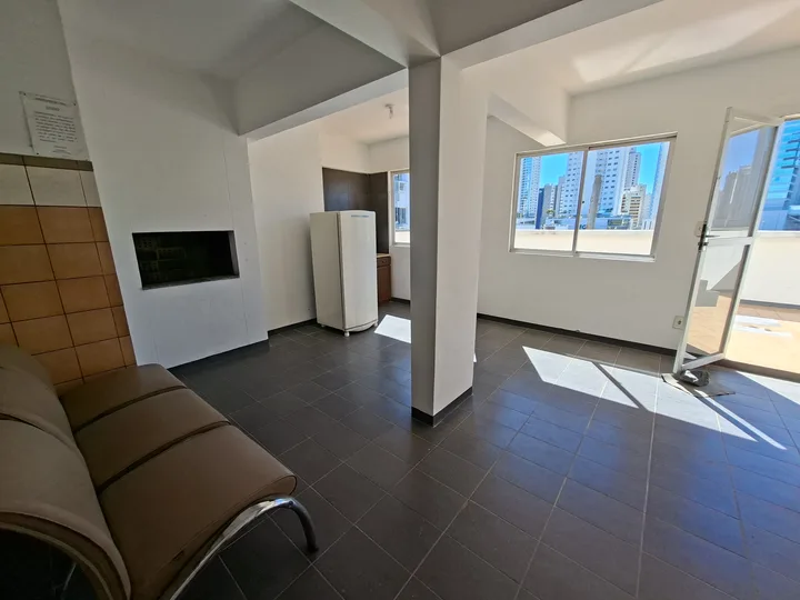 Apartamento aluguel anual 2 dormitórios, 1 suíte em Vila Real