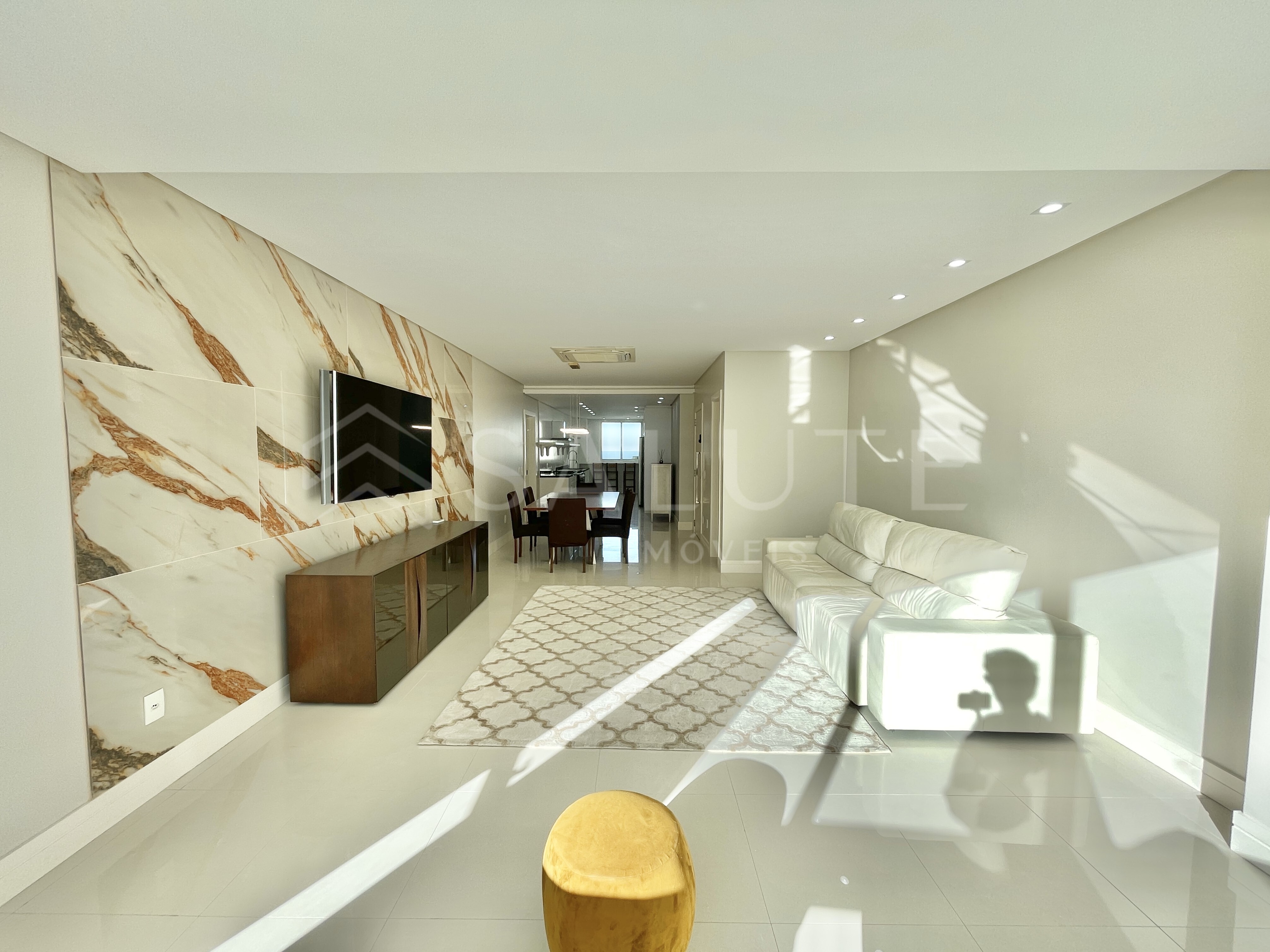 Apartamento aluguel anual 3 suítes na Barra norte