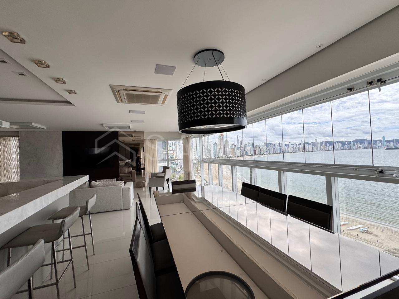 Apartamento aluguel anual 4 suítes na Barra Sul
