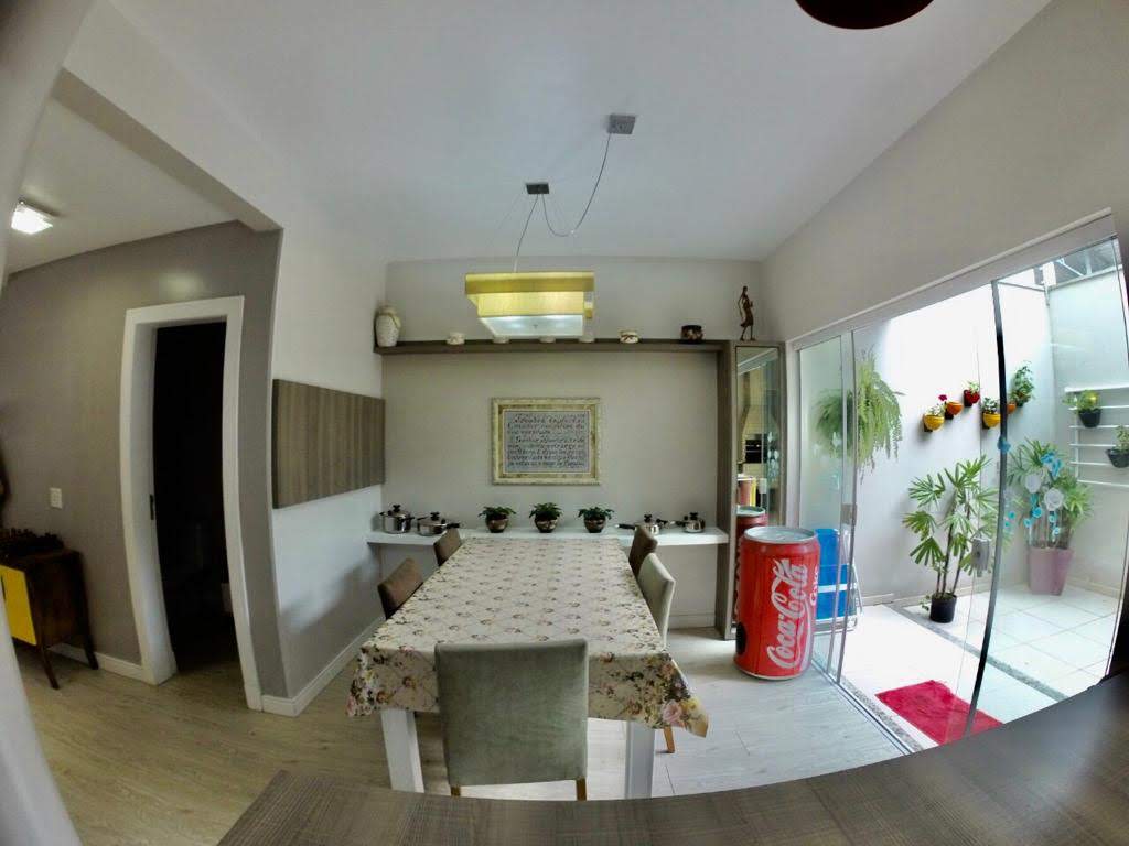 Casa à venda com 3 dormitórios no Centro