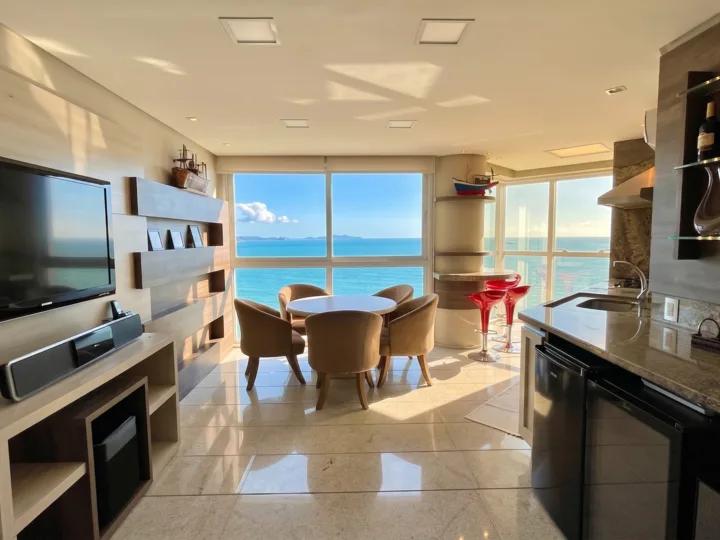 Apartamento aluguel anual com 3 suítes Barra Sul