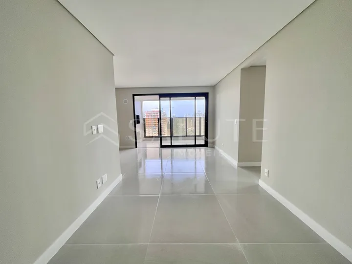 Apartamento à venda 3 dormitórios na Praia Brava