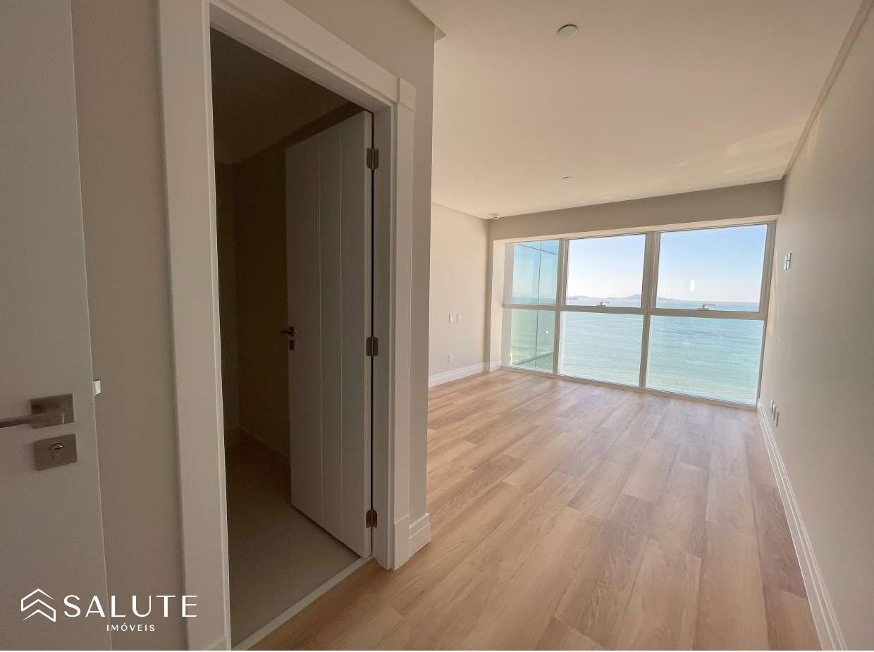 Apartamento à venda 4 Suítes no Barra Sul