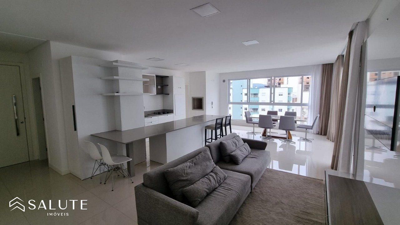 Apartamento à venda com 3 suítes na Barra Sul