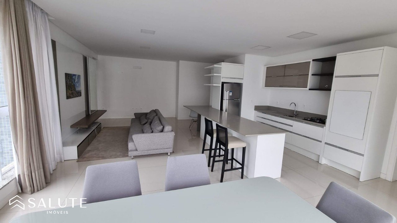Apartamento à venda com 3 suítes na Barra Sul