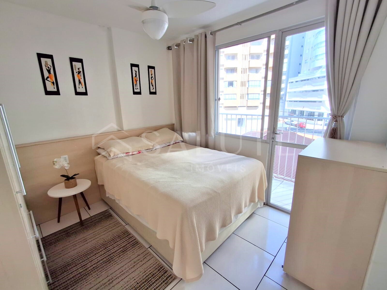 Apartamento aluguel anual 2 dormitórios no Centro