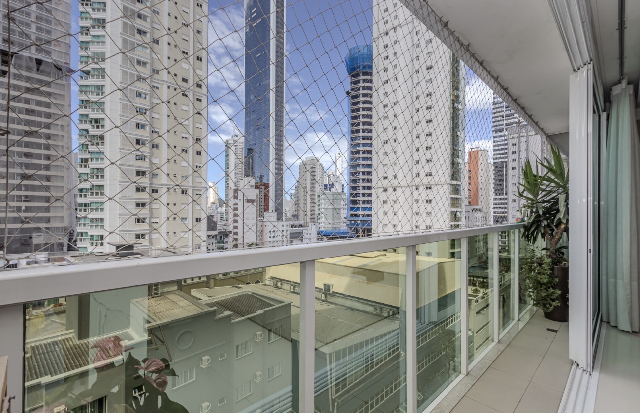 Apartamento à venda 4 dormitórios na Barra Sul